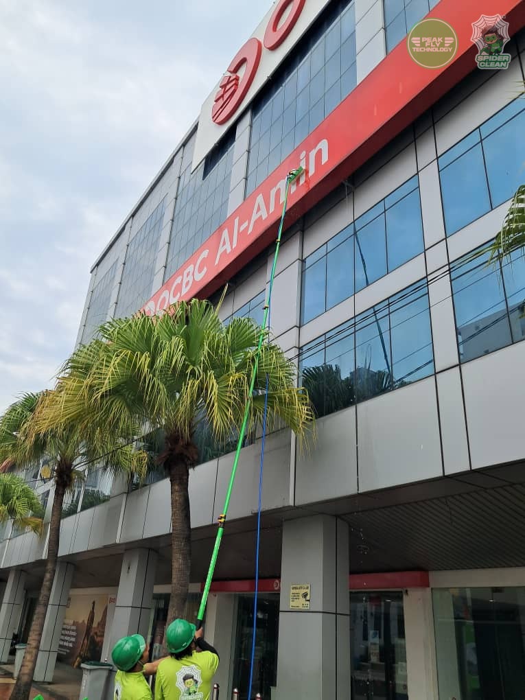 Peak Fly Technology (M) Sdn. Bhd. | Project - OCBC SIGNBOARD CLEANING